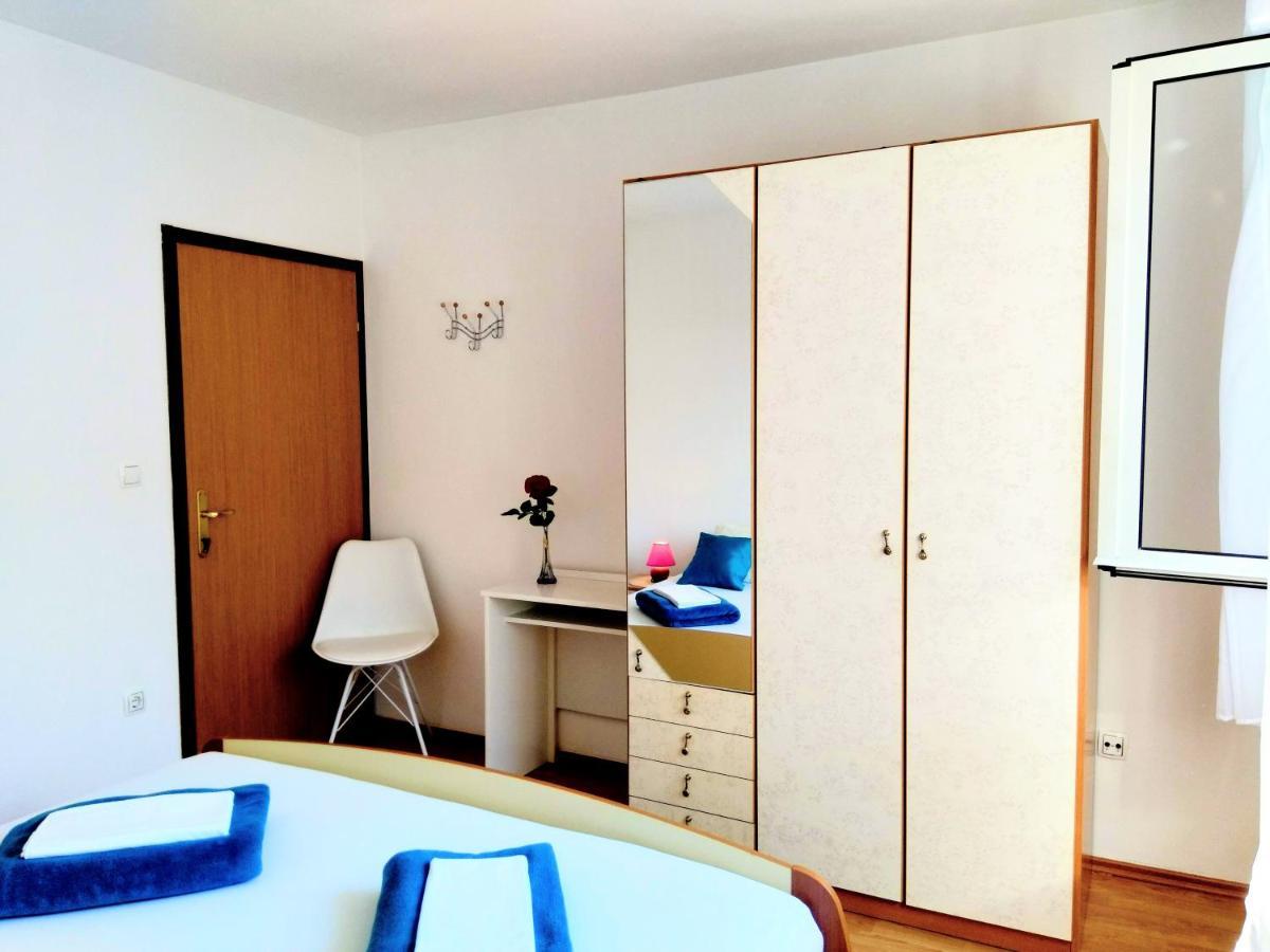 Apartments And Room Markovic Rovinjsko Selo Eksteriør billede